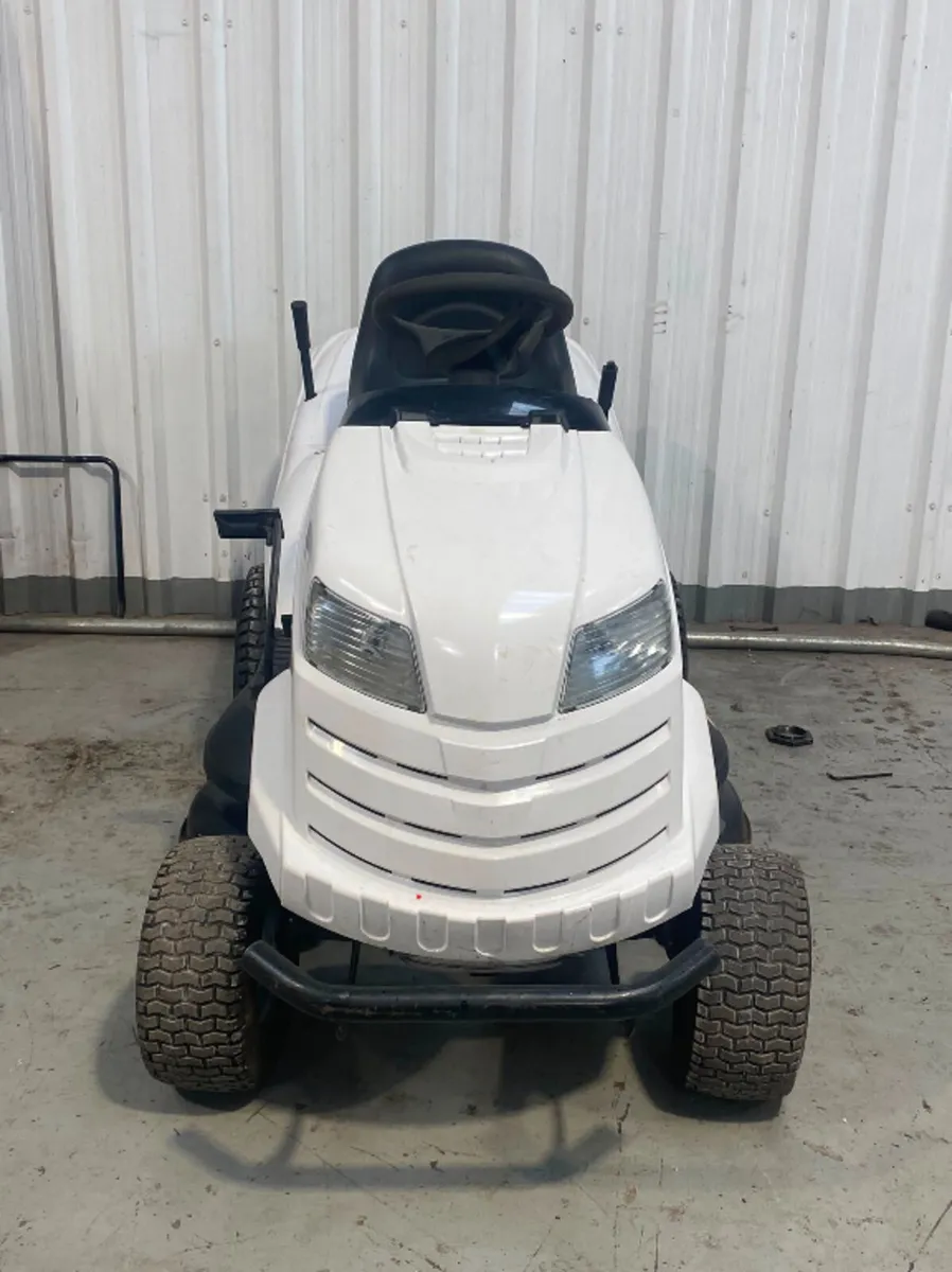 Ride-On Lawnmower Alpina AT8 102 HCB - Image 1