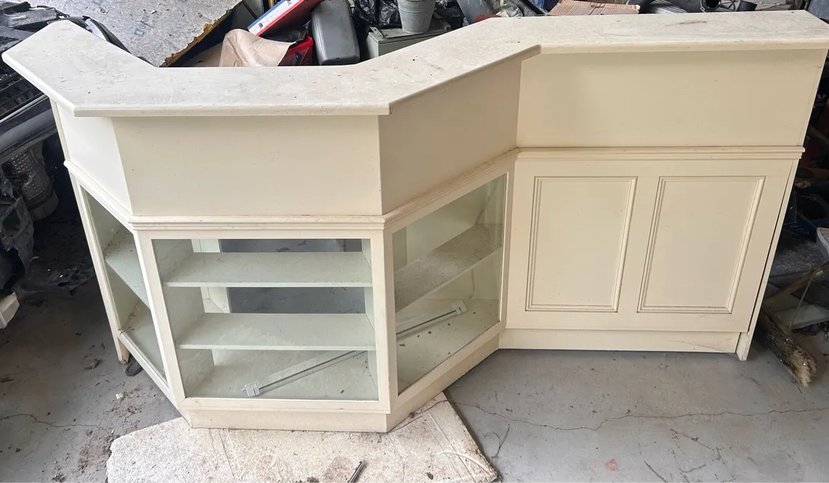 Reception desk - Image 2