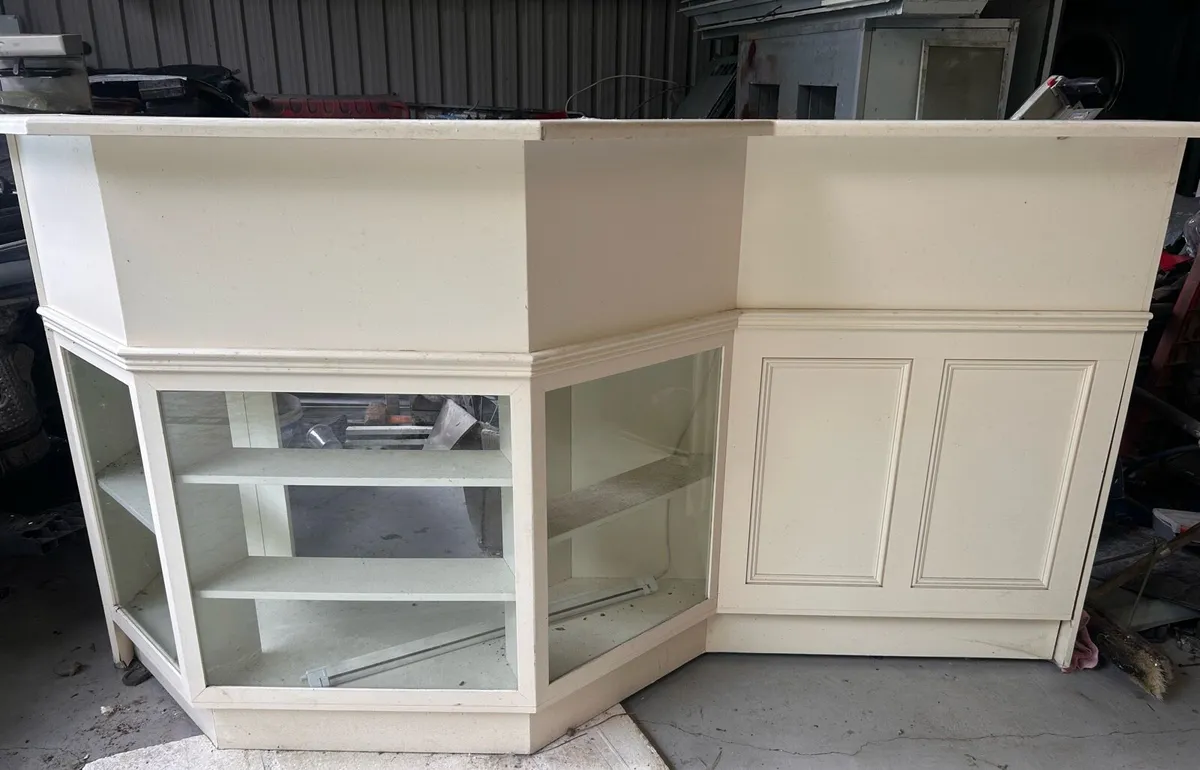 Reception desk - Image 3
