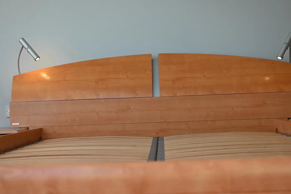 Bed - Image 1