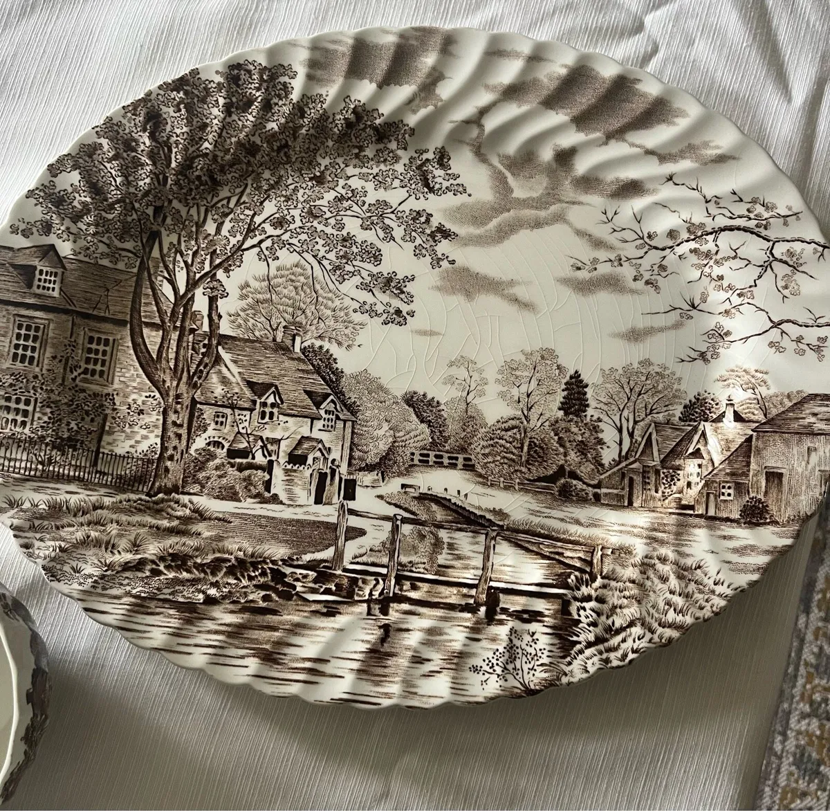 Johnson Brothers Cotswold Dinner Set- 50 piece - Image 4