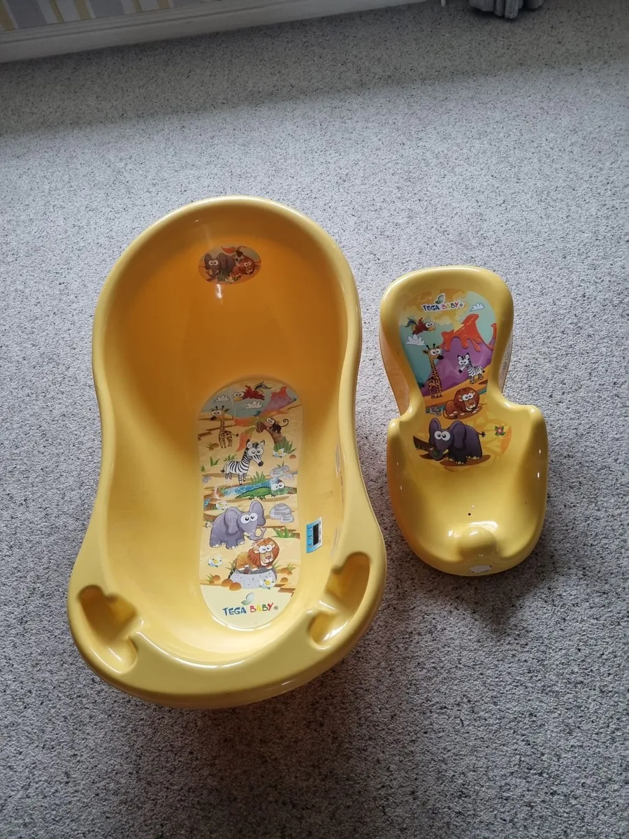 Childs cot and baby bath - Image 2