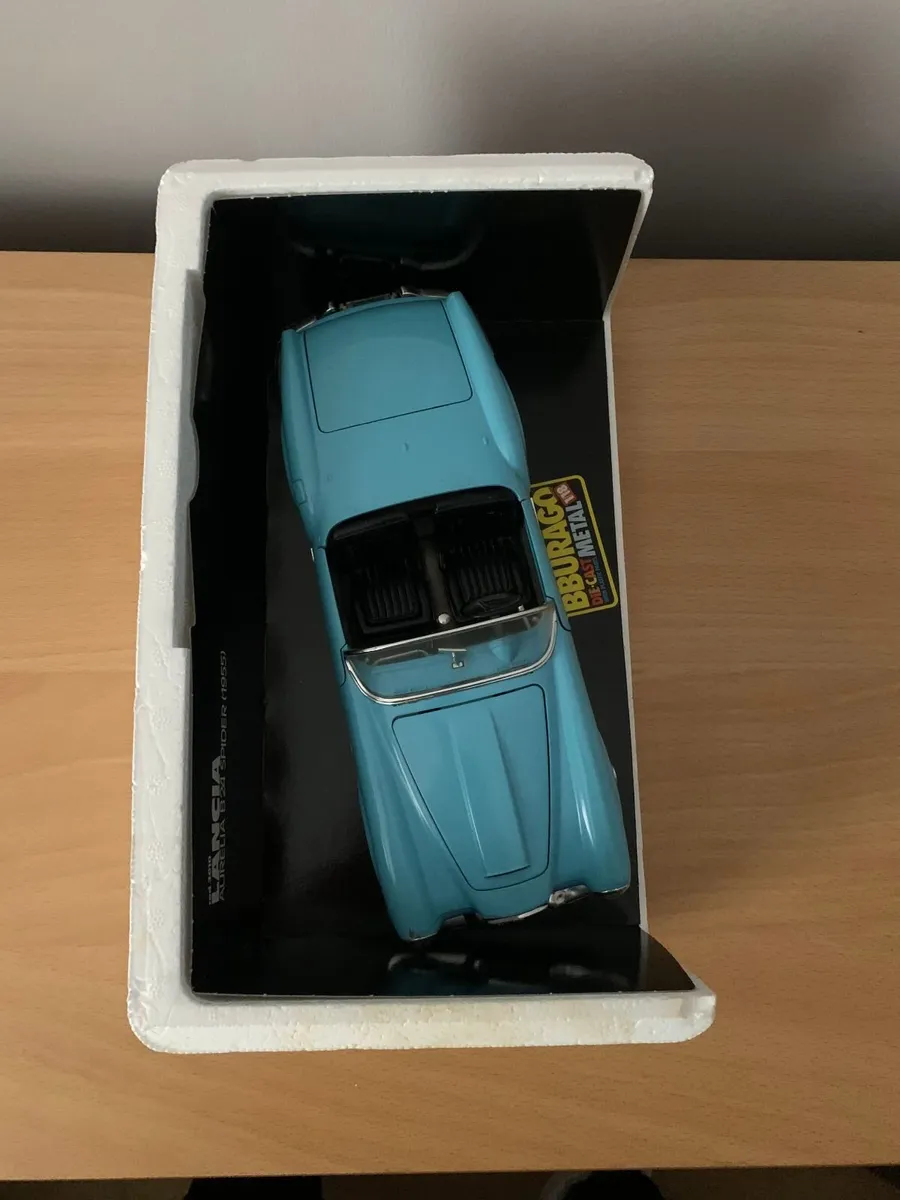 Lancia Aurelia B24 Spider (1955) 1/18 Burago Model - Image 3