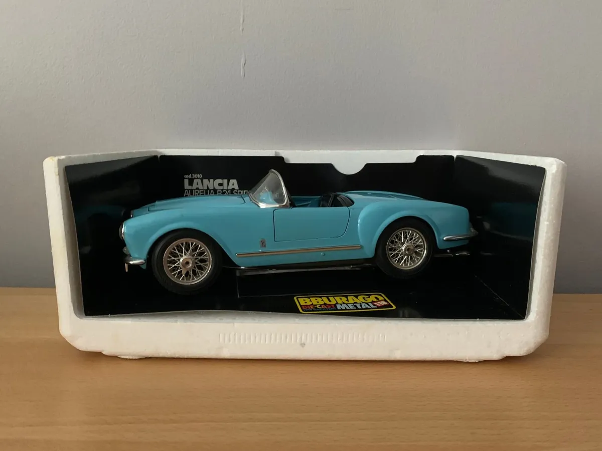 Lancia Aurelia B24 Spider (1955) 1/18 Burago Model - Image 4