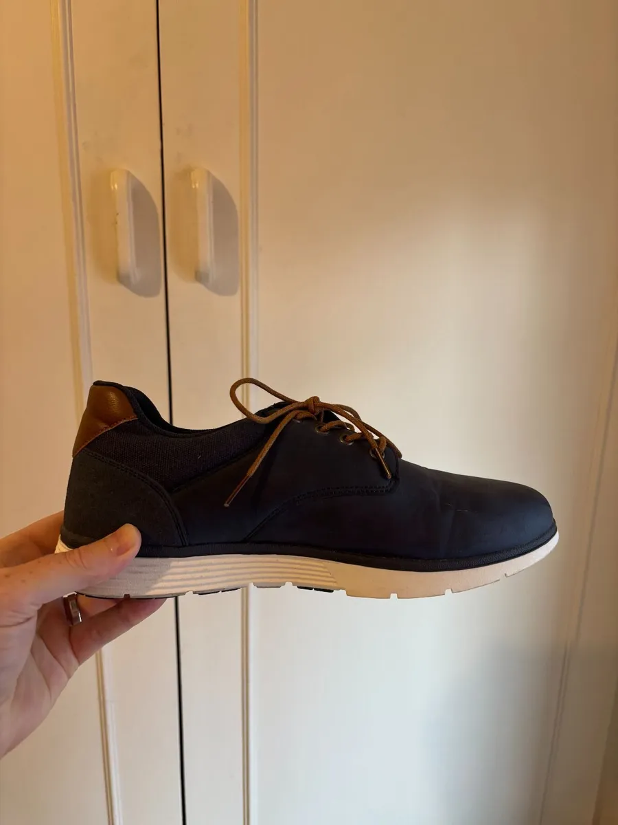 Pair of men's shoes, 6th Sense, Navy Blue - Image 2