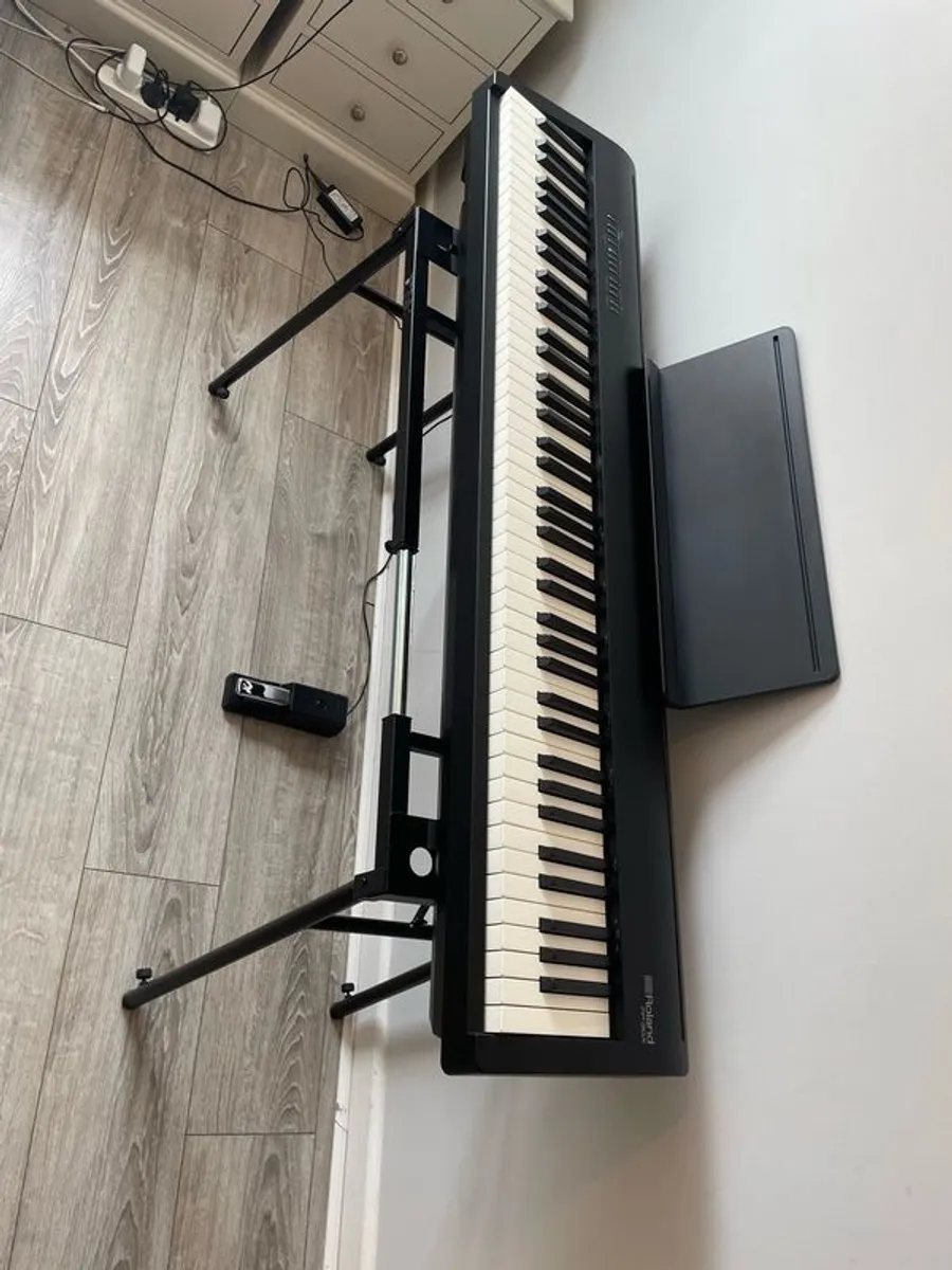Roland FP-30X keyboard - Image 1