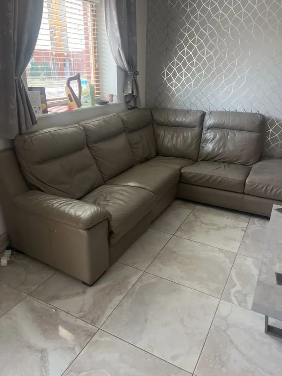electric recliner sofa - Image 3