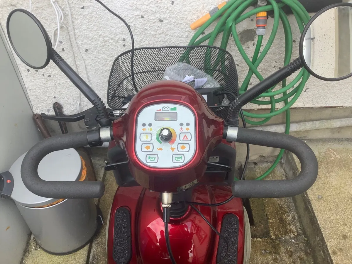 Electric scooter - Image 2