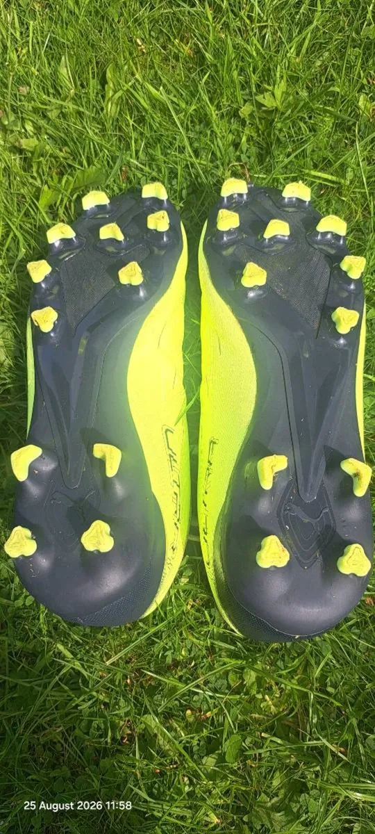 Football boots - Image 3