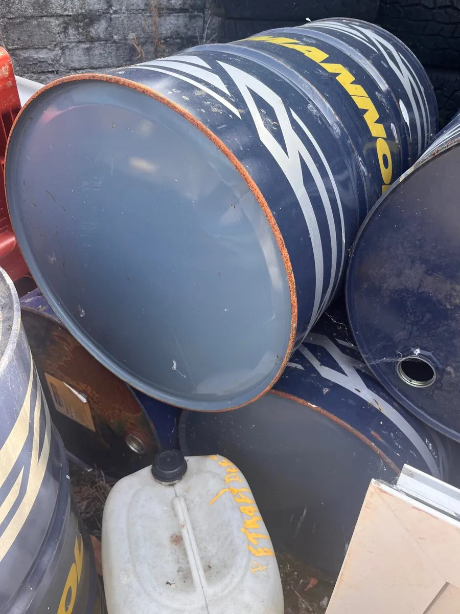 Oil barrels - Image 4