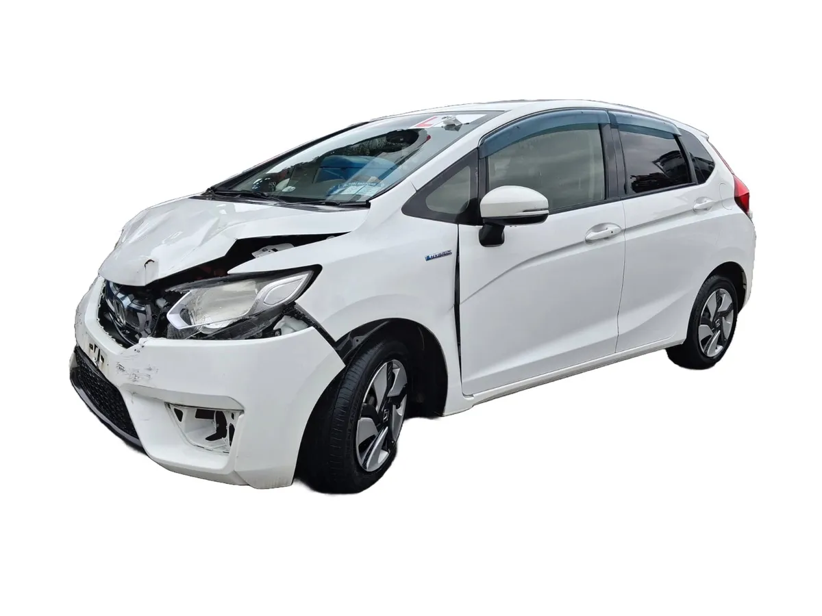 2014 HONDA FIT For Breaking/Dismantling - Image 4