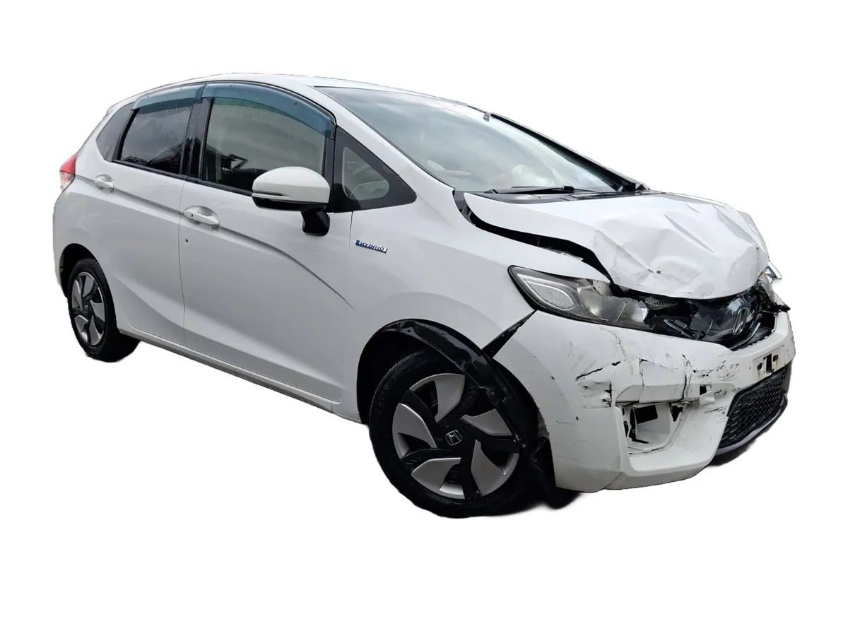 2014 HONDA FIT For Breaking/Dismantling - Image 2