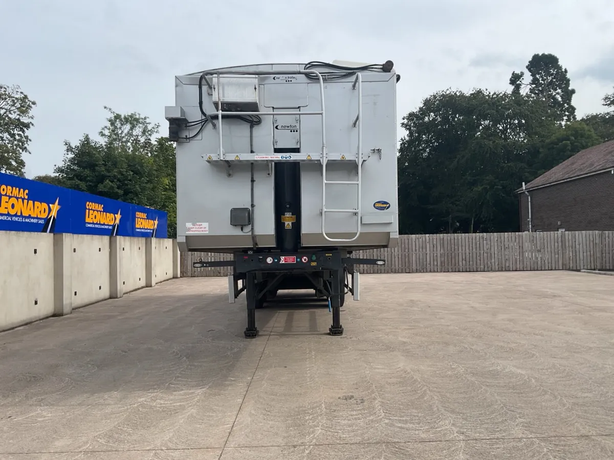 2020 FRUEHAUF Tri Axle Bulk Tipping Trailer - Image 2