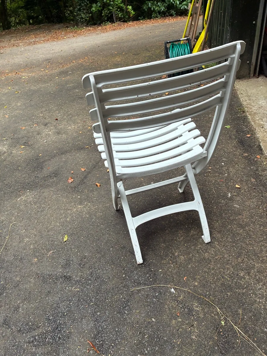 Folding chairs - Image 2