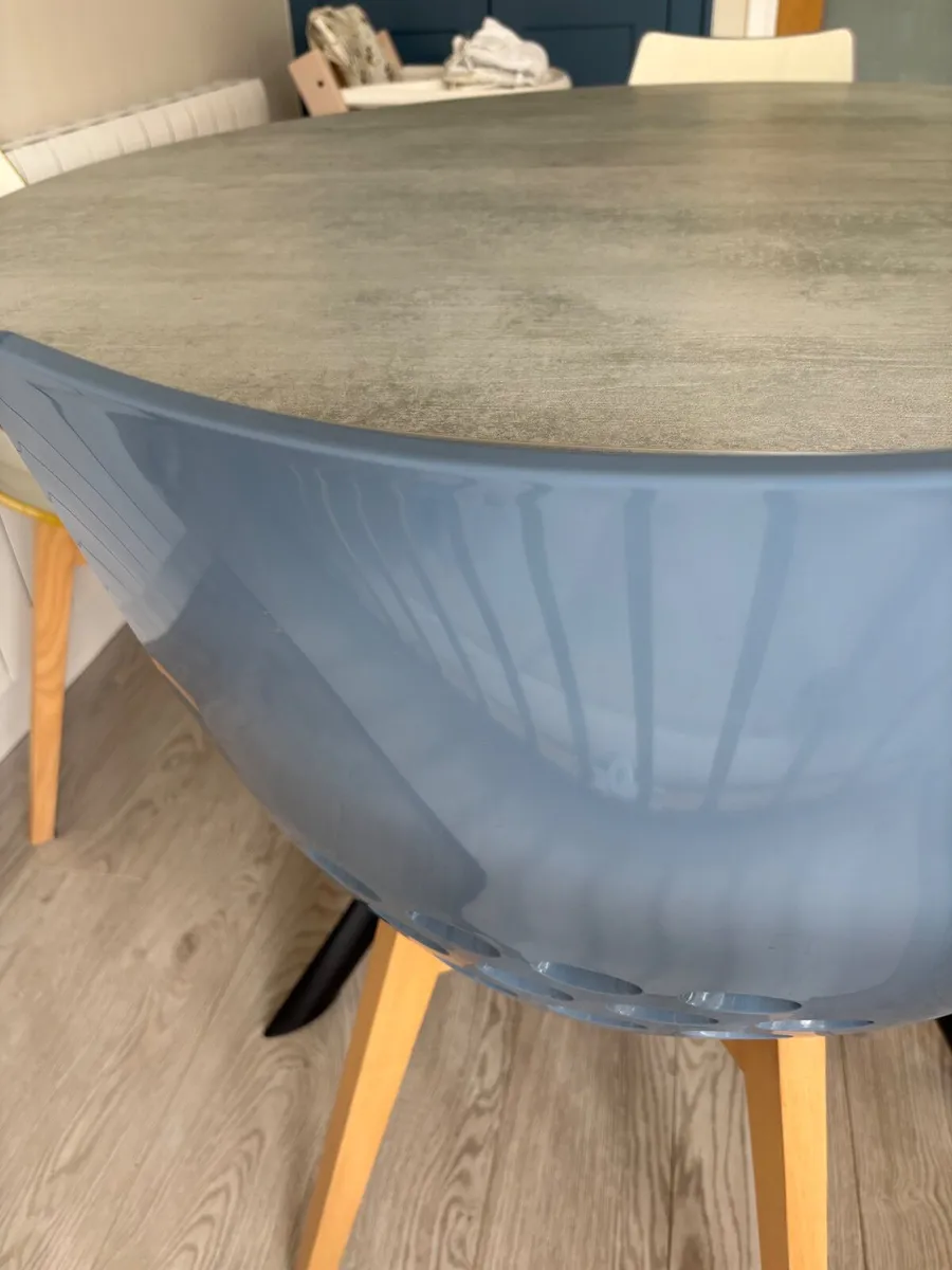Dining table and chairs - Image 4
