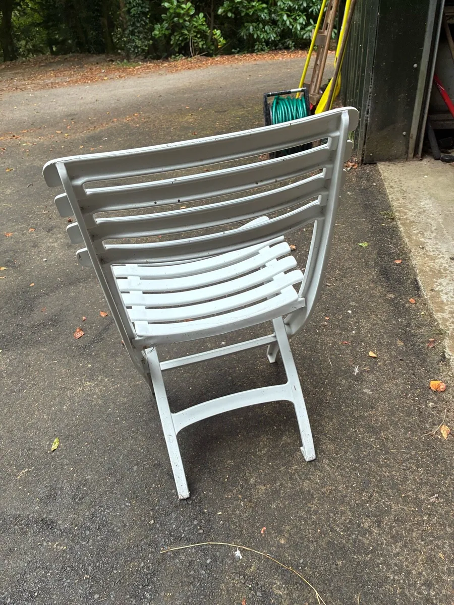 Folding chairs - Image 3