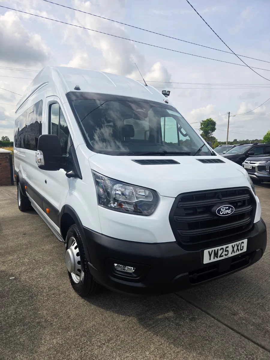 2025 FORD TRANSIT 17 SEATER TREND - Image 2