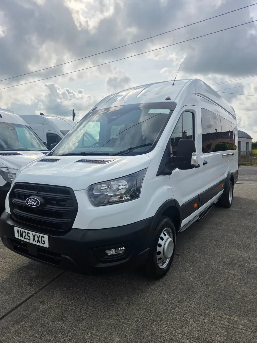 2025 FORD TRANSIT 17 SEATER TREND - Image 3