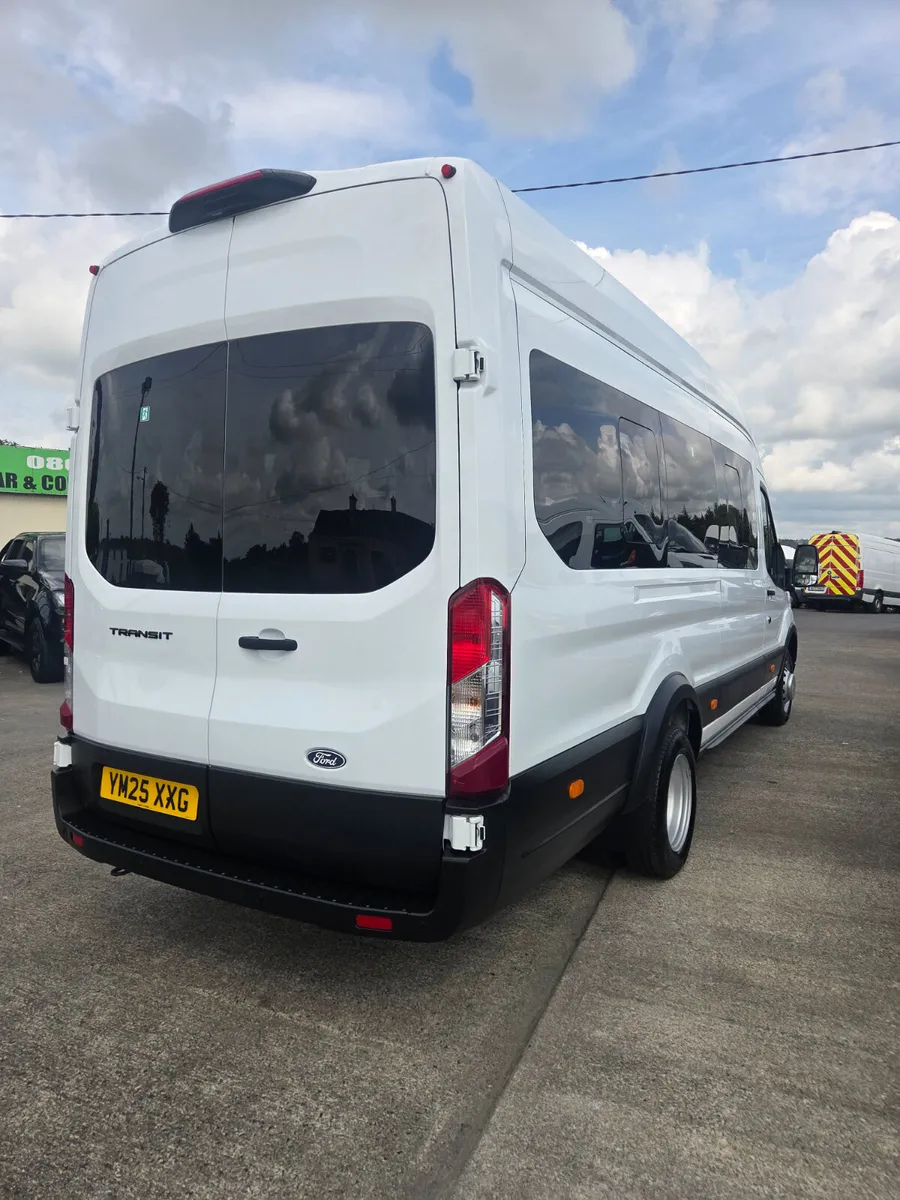 2025 FORD TRANSIT 17 SEATER TREND - Image 4