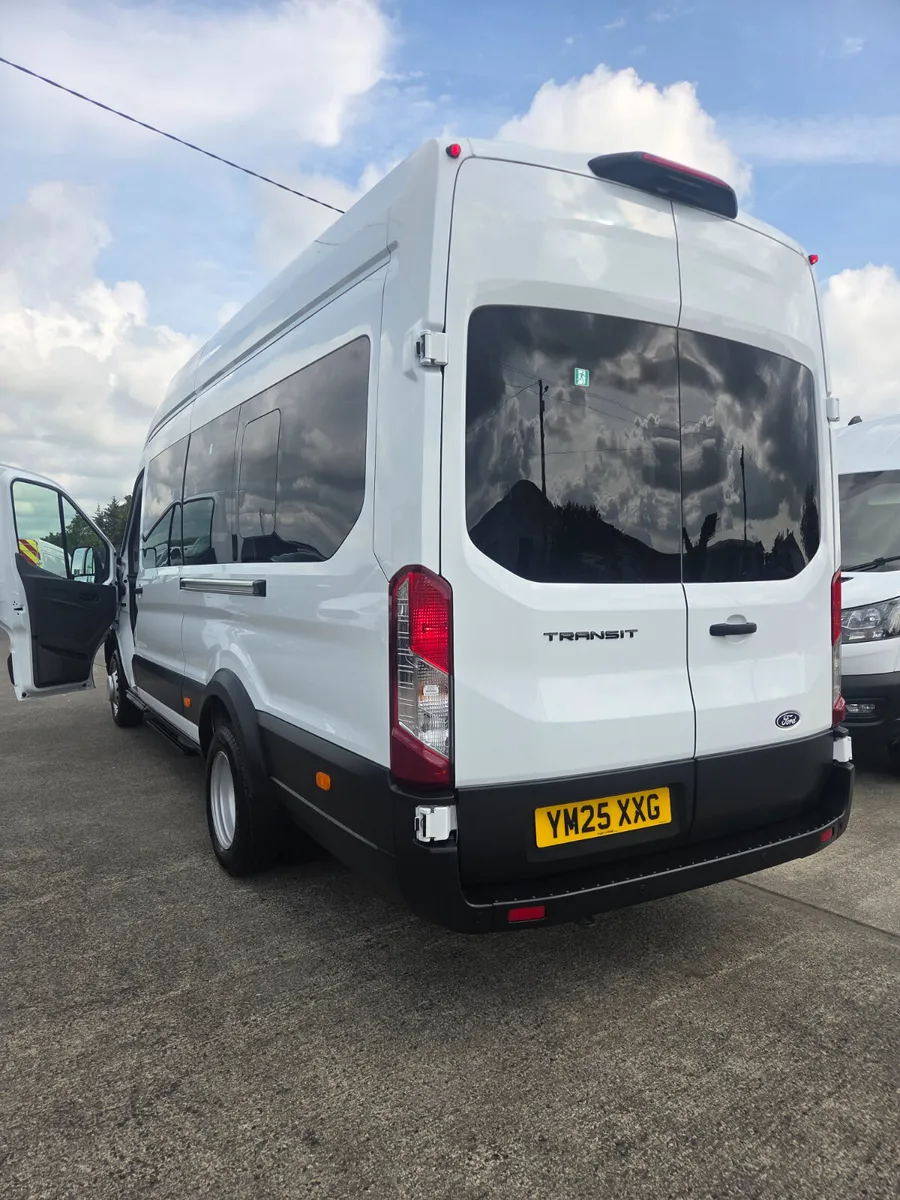 2025 FORD TRANSIT 17 SEATER TREND - Image 1