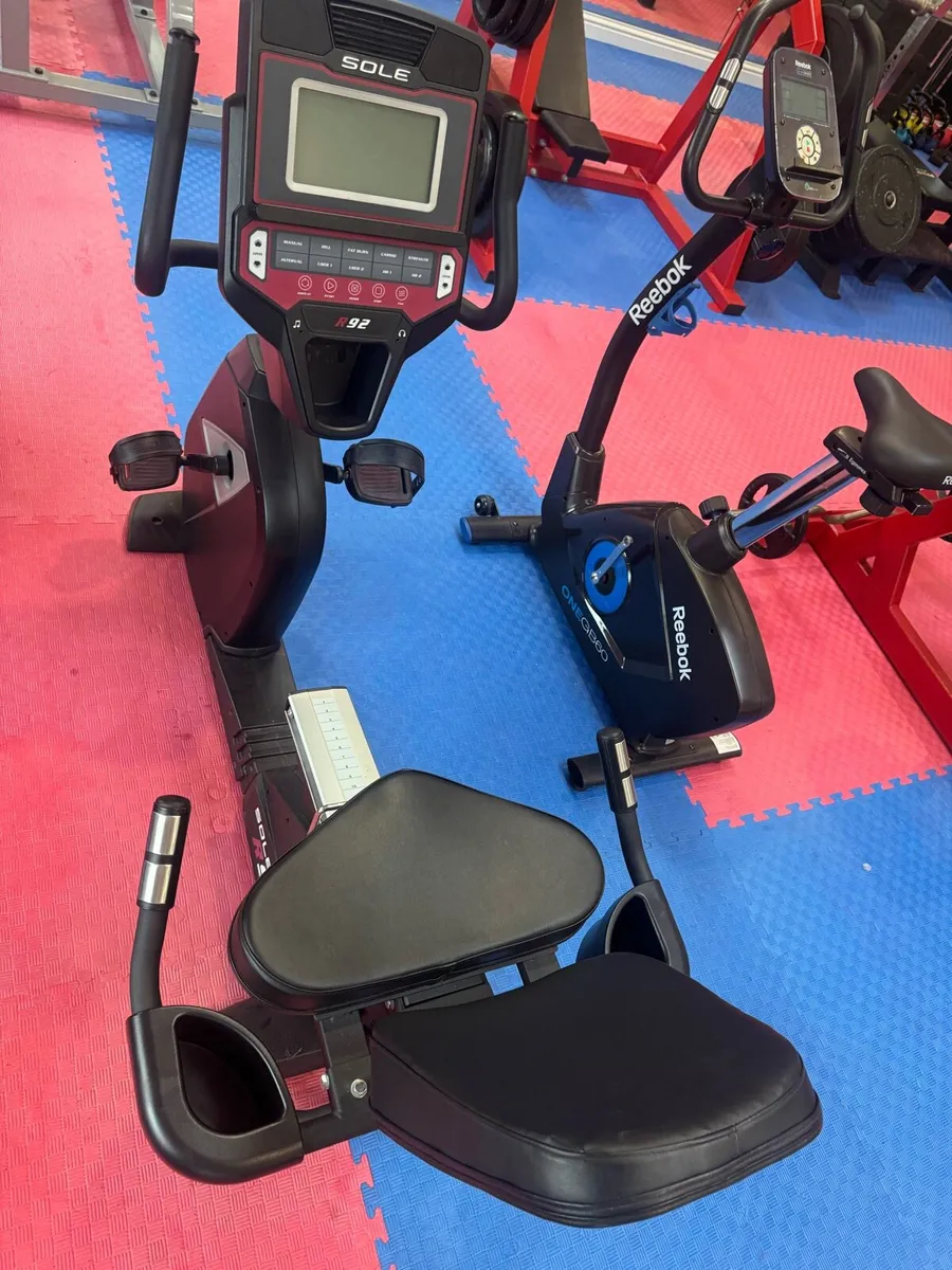 SOLE R92 Recumbent Exercise Bike - Image 2