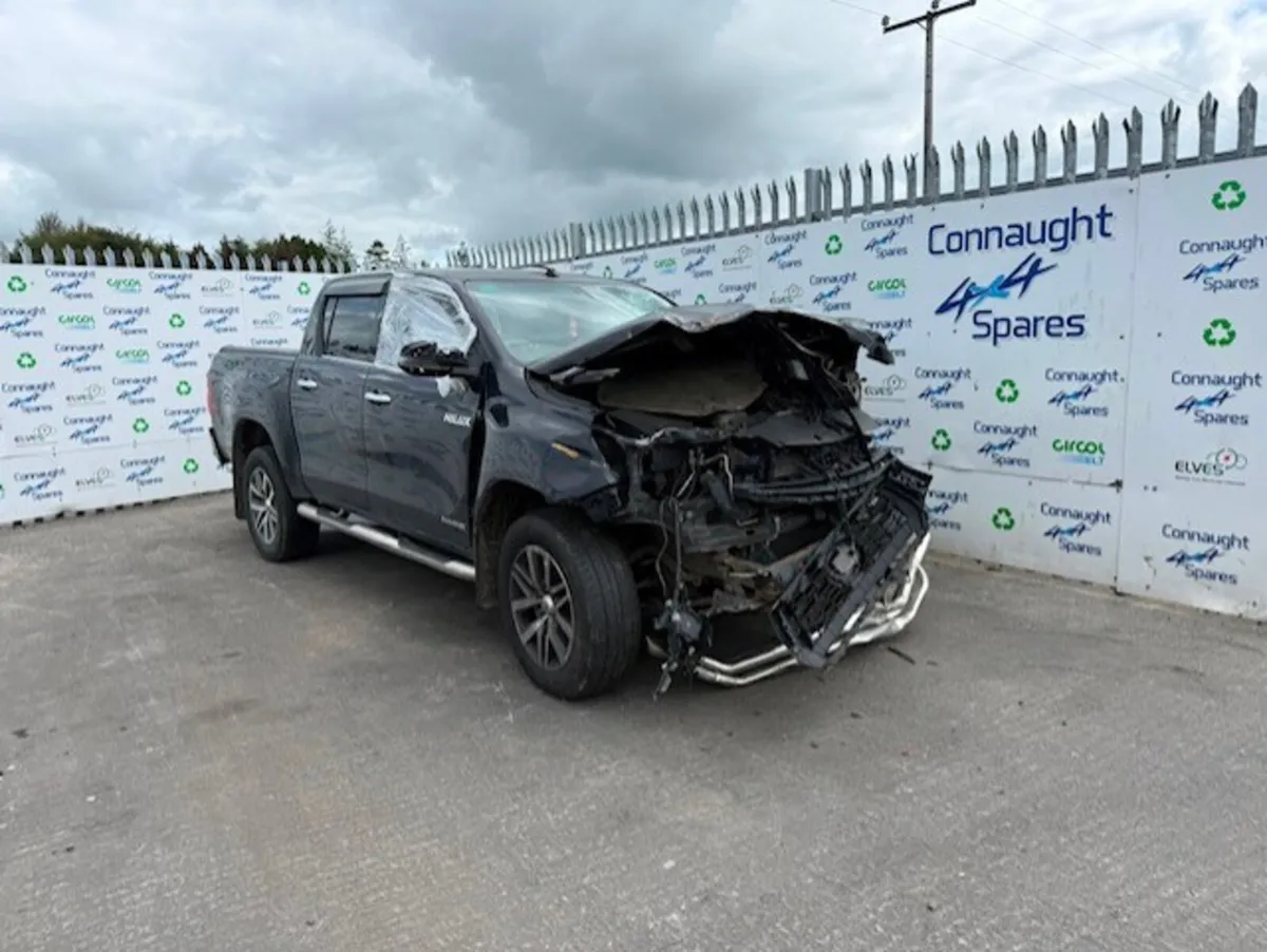 2020 TOYOTA HILUX 2.4D AUTO JUST IN FOR BREAKING - Image 1