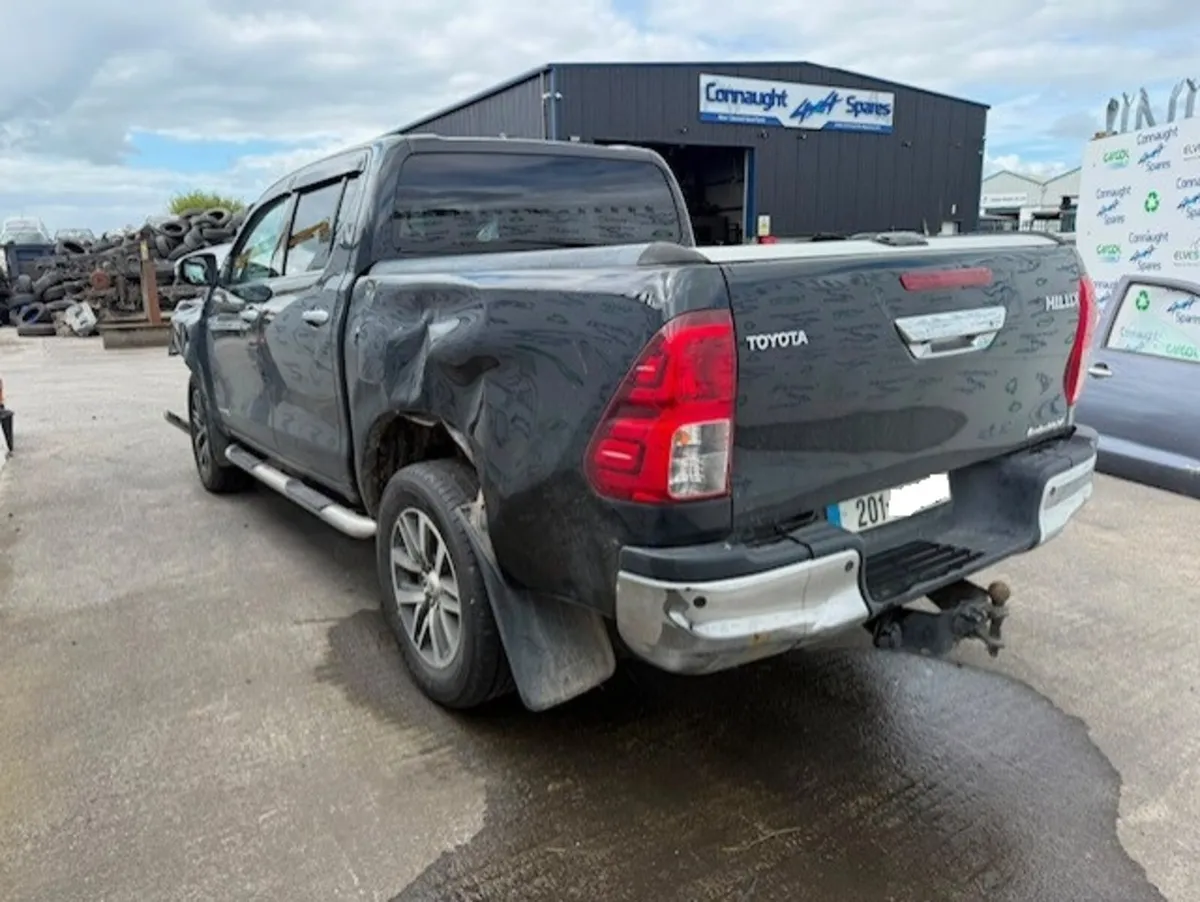 2020 TOYOTA HILUX 2.4D AUTO JUST IN FOR BREAKING - Image 3