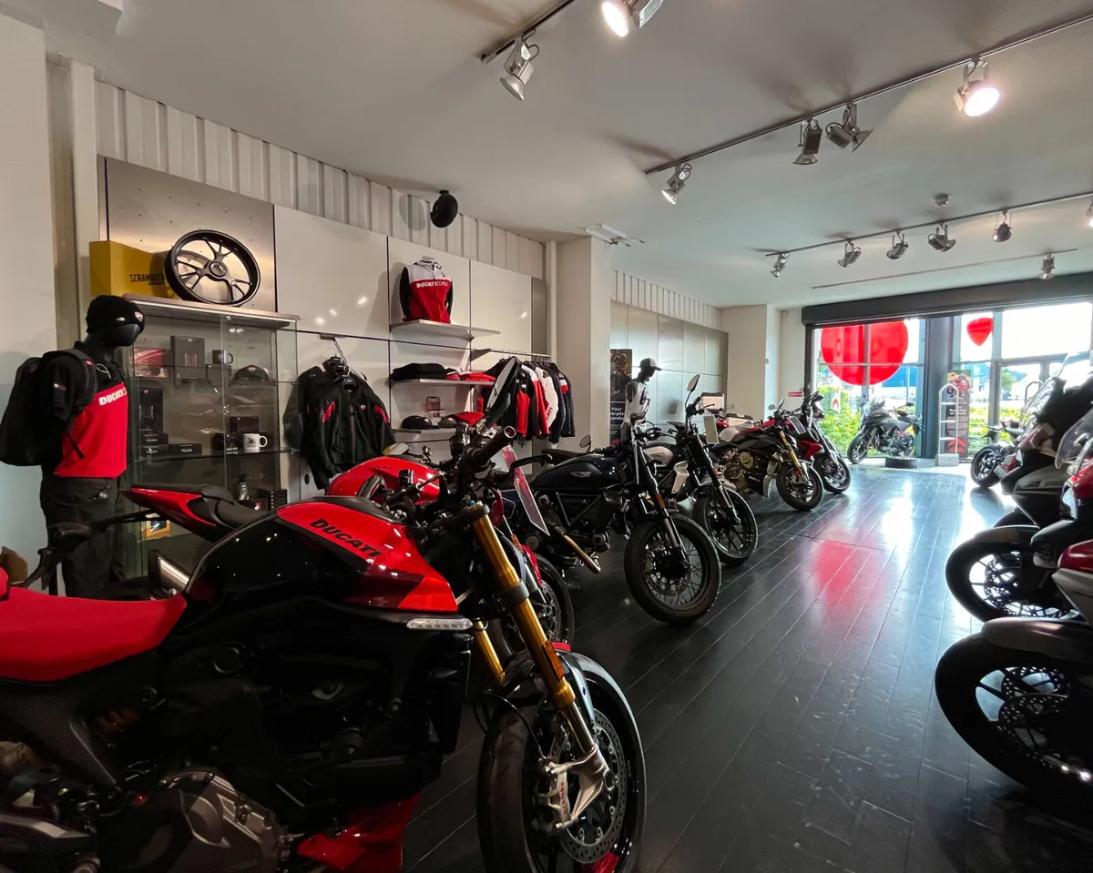 DUCATI DIAVEL V4 & XDIAVEL V4 €1,200 PERF. OFFER - Image 4