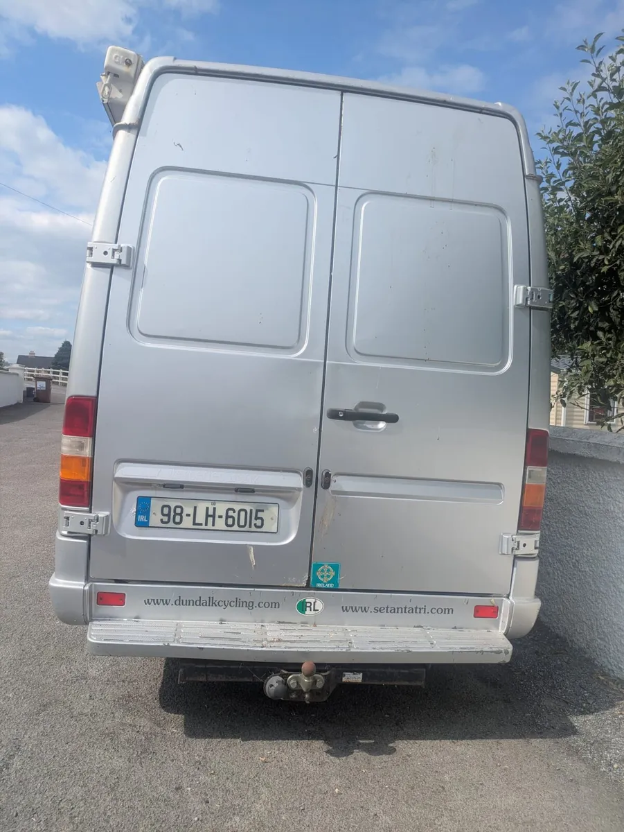 Camper van - Image 3