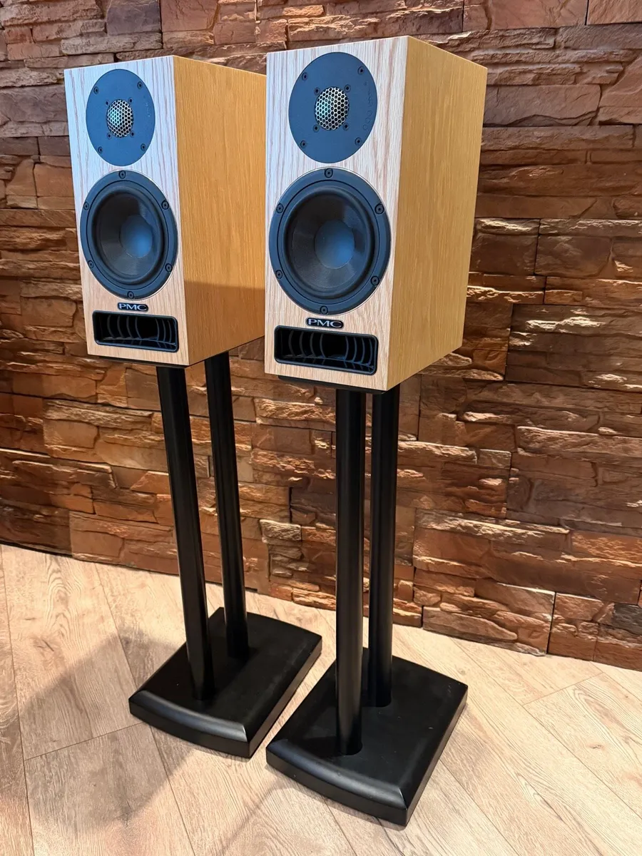 PMC twenty5.21 with stands - Image 1