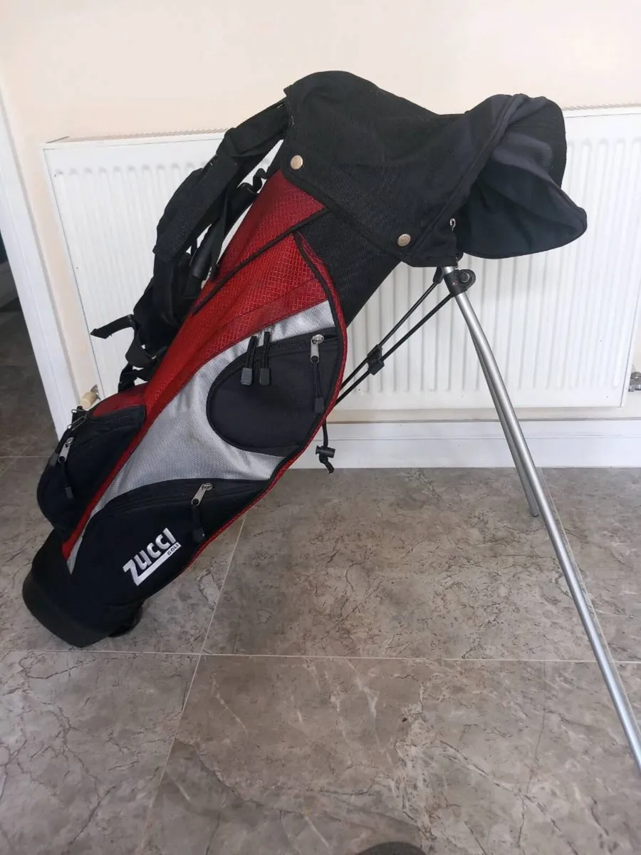 Zucci golf bag with stand. - Image 1