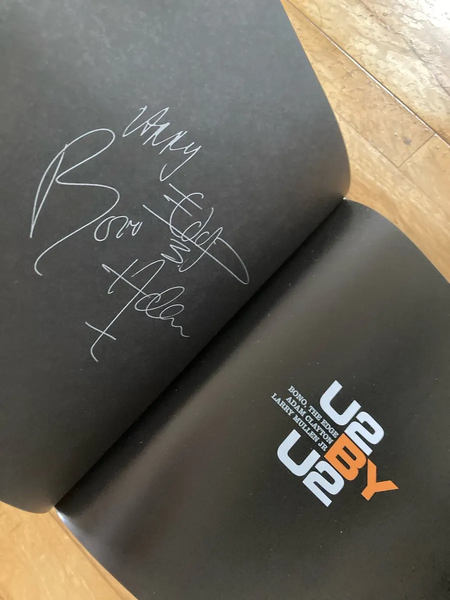 U2 BY U2 book with signatures inside page - Image 3