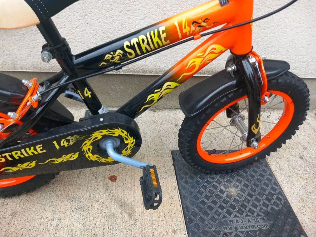 Kids strike bike size 14 inch wheels. - Image 4