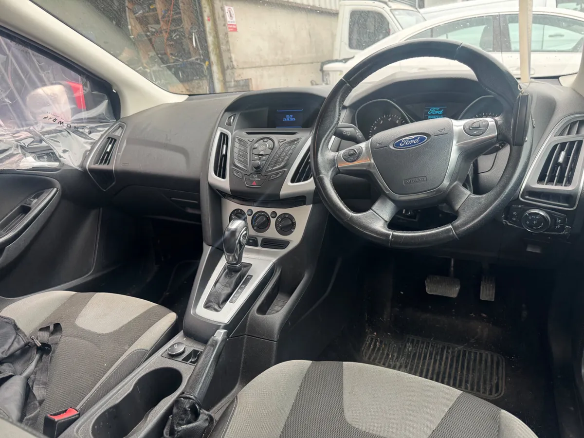 2013 FORD FOCUS 1.6 PETROL AUTO BREAKING / PARTS - Image 4