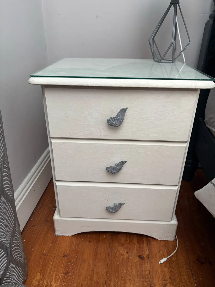 Bed frame ,chest of drawers and 3 bedside drawers - Image 4