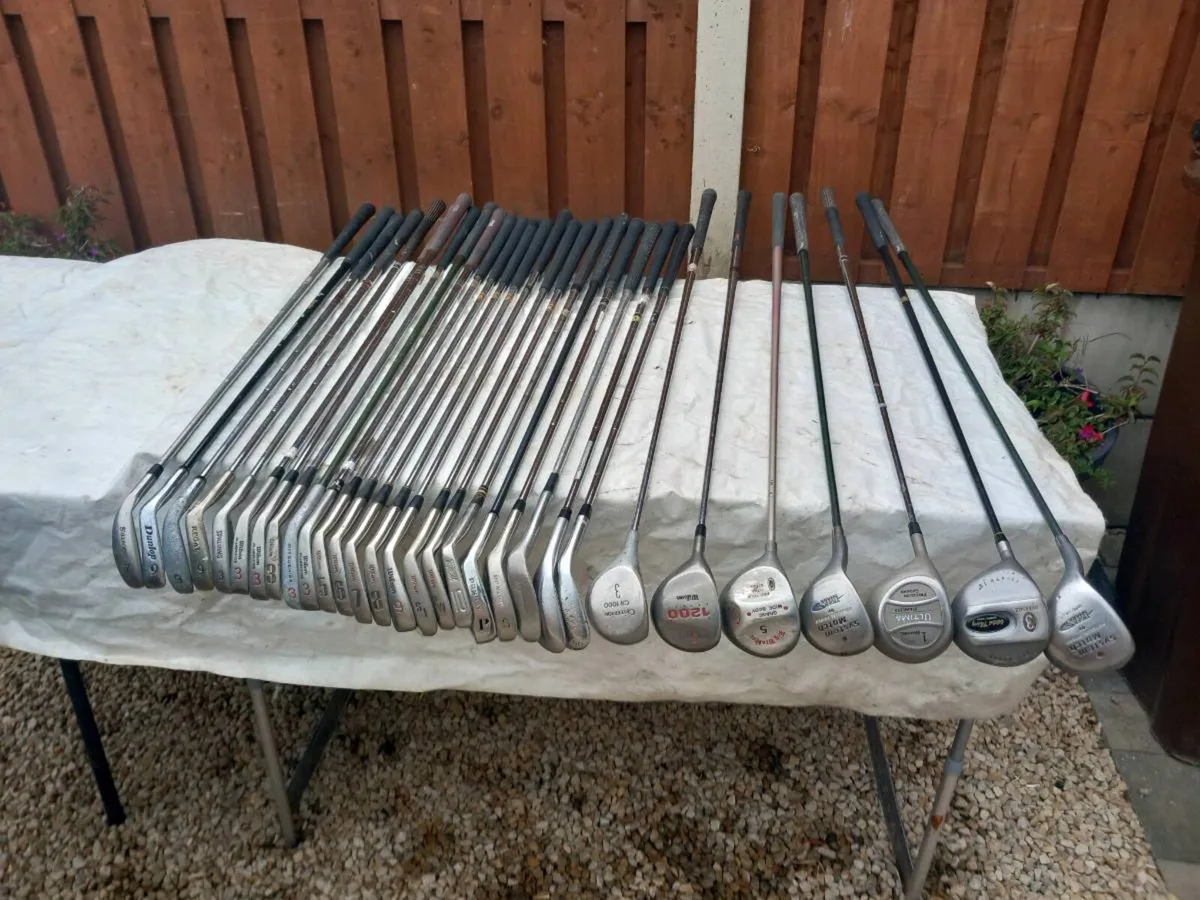 A SELECTION OF LEFT HANDED GOLF CLUBS - Image 2