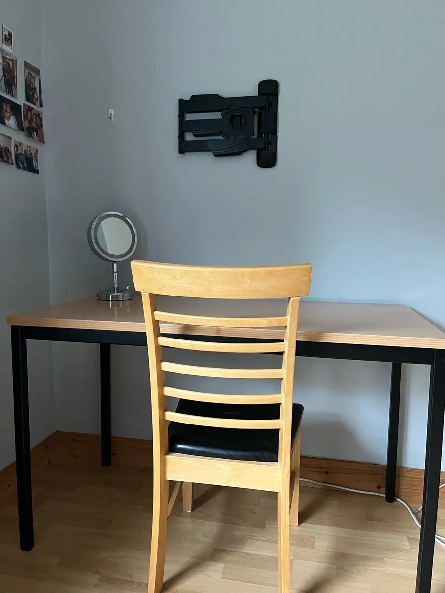 Work/study table - Image 1
