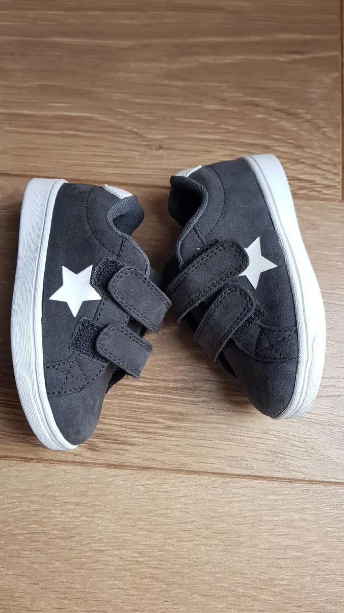 Toddler shoes  3pairs - Image 2