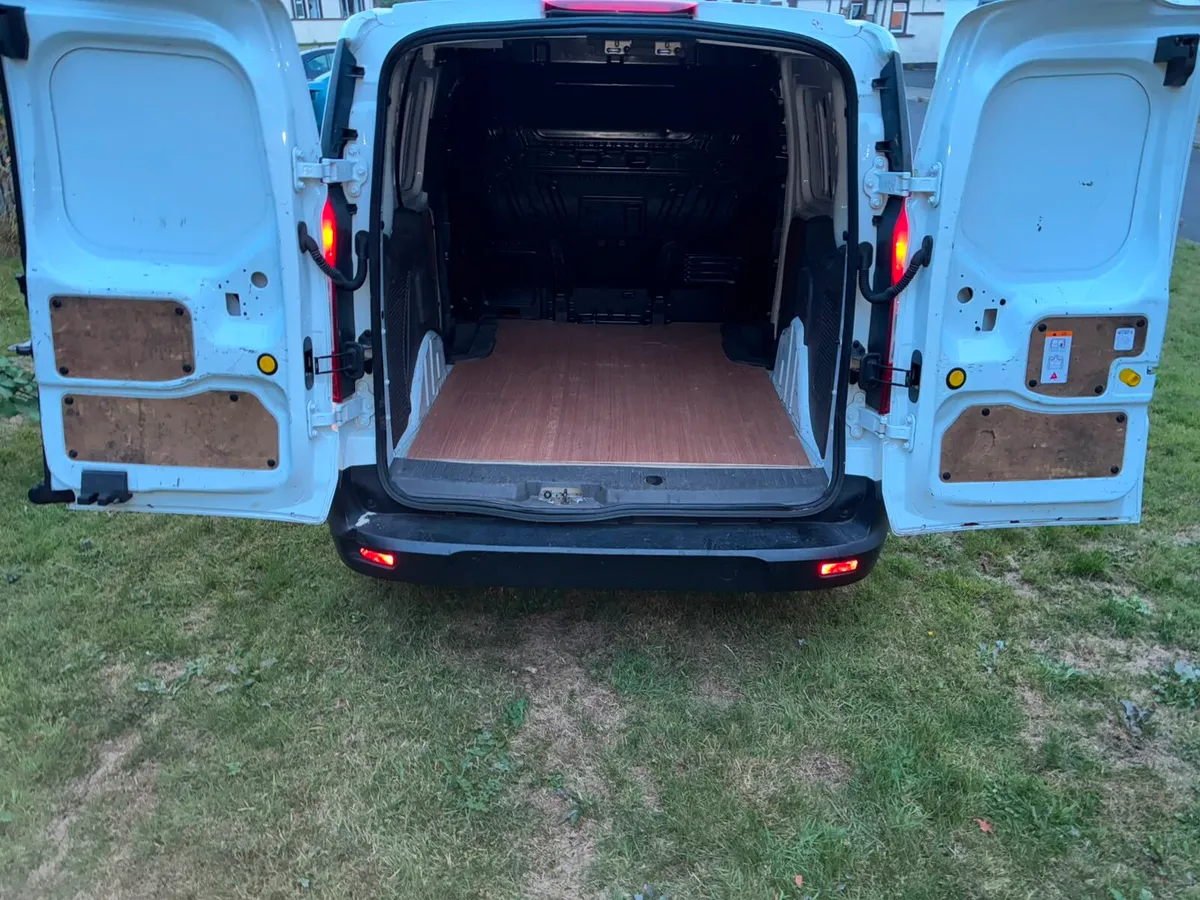 Ford Transit connect - Image 4