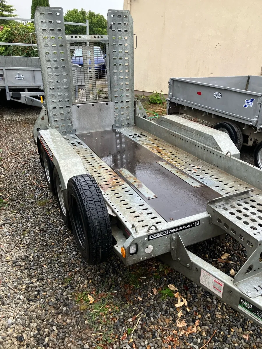 Trailer - Image 1