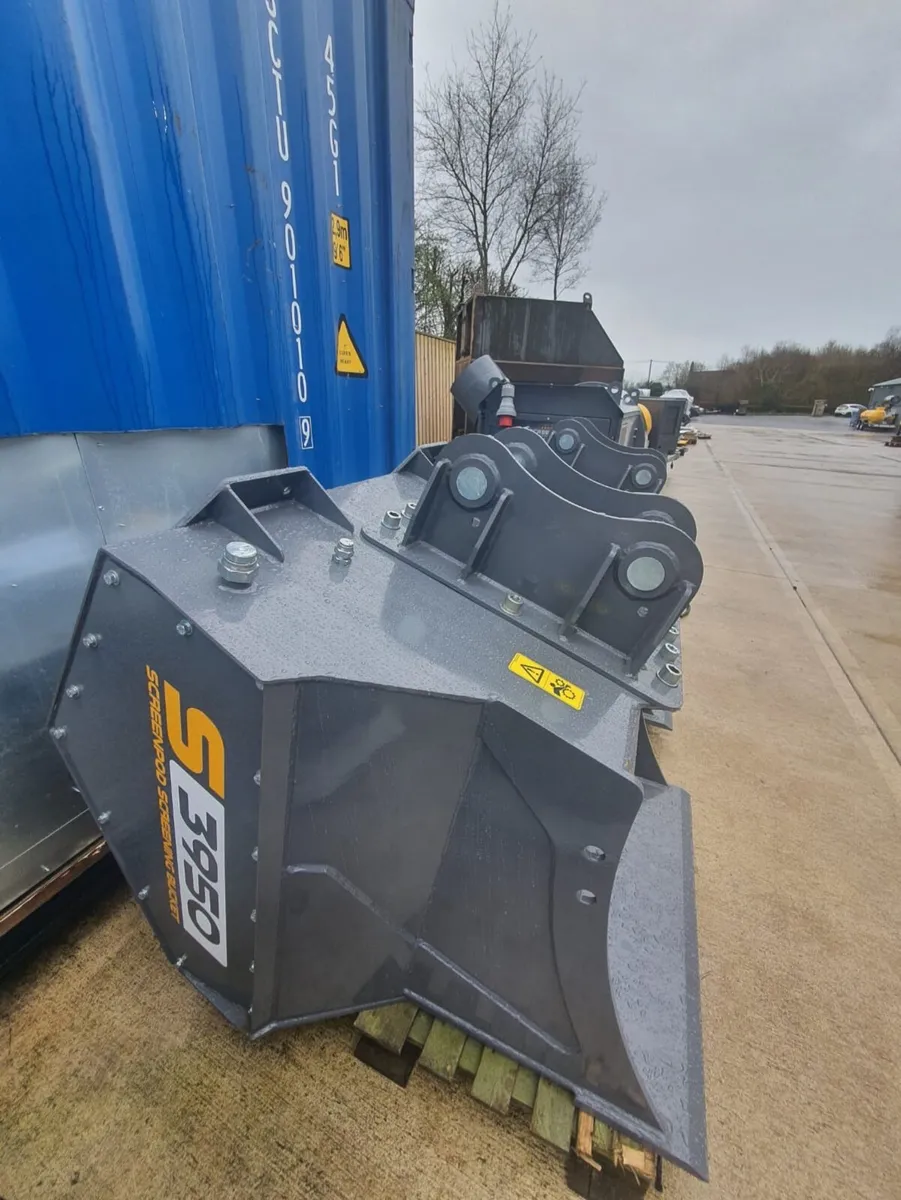 Screening Buckets for sale. Ranging from 8T - 25T - Image 1