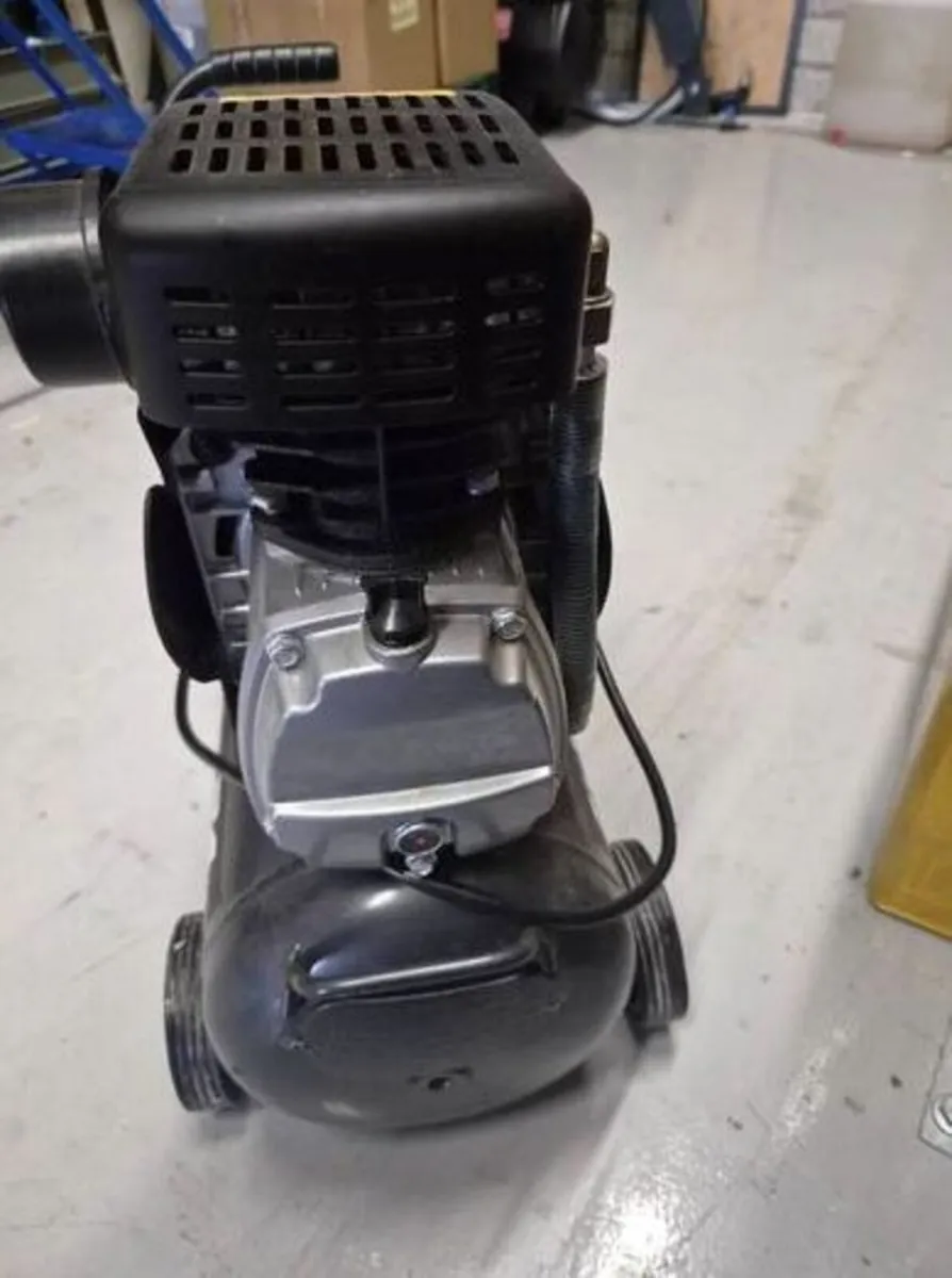 Sealey 24L Direct Drive Air Compressor 2hp - Image 4