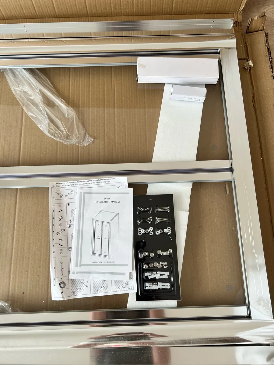 900 Shower door - Image 2