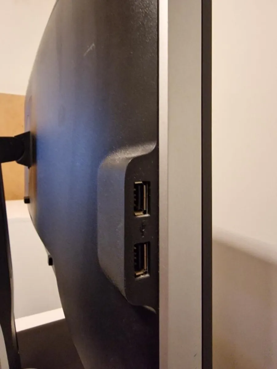 Dell UltraSharp U2412m 24" IPS LED Monitor - Image 4