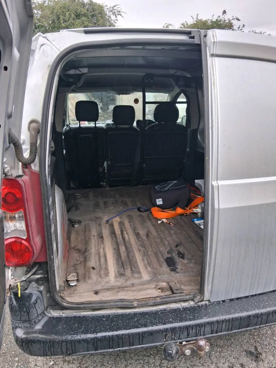 2012 Berlingo 3 seats - Image 3