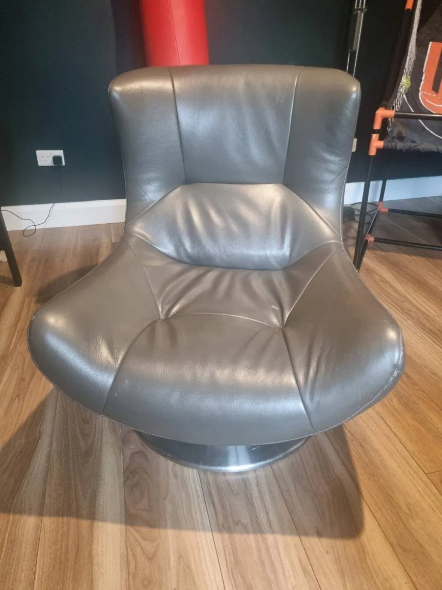 Swivel gaming chair - Image 1