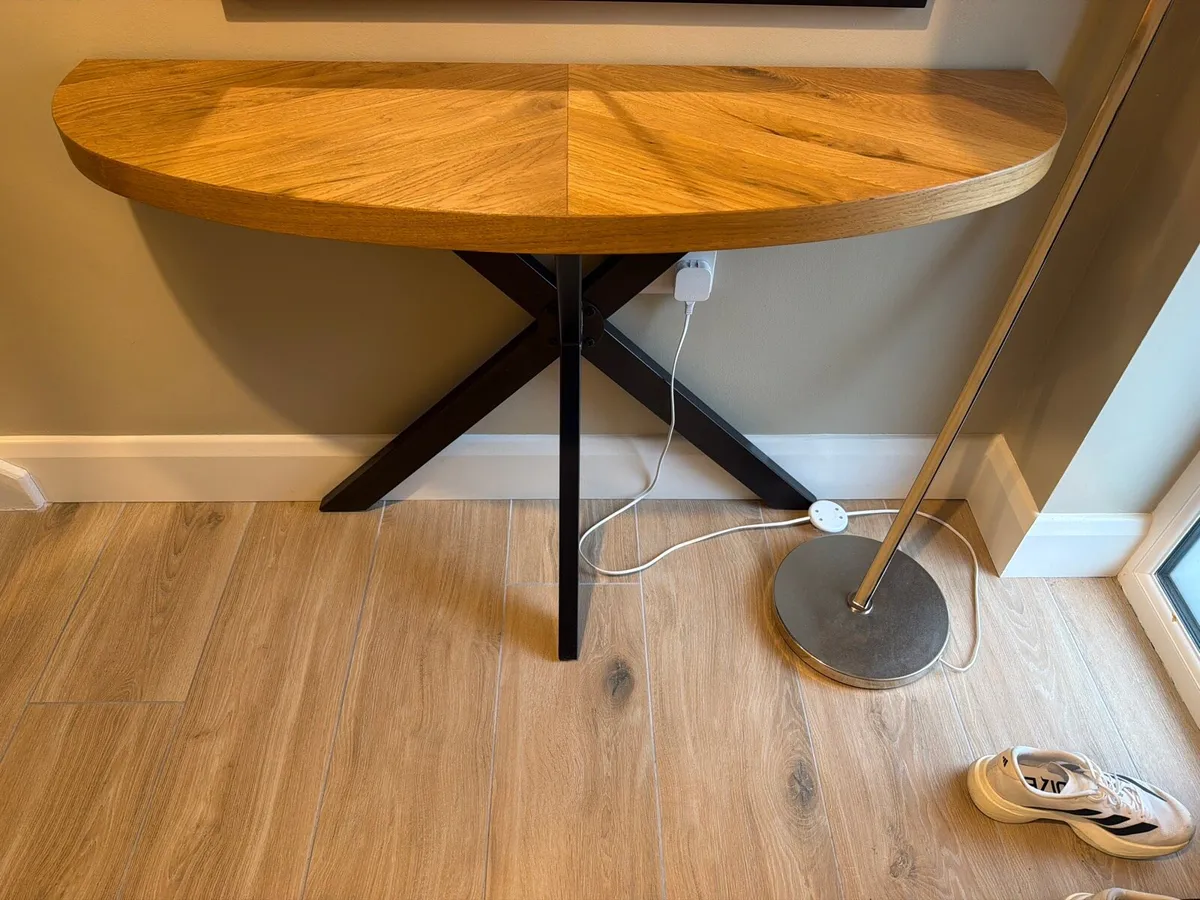 Console table - Image 1