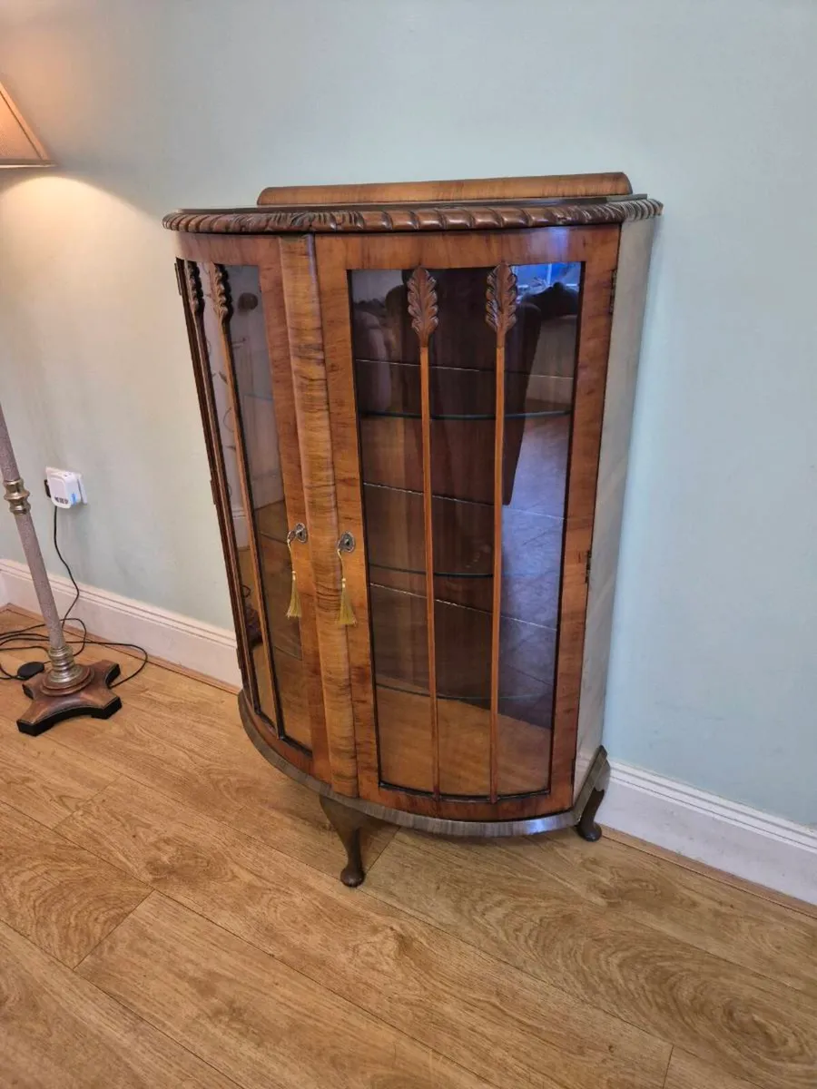 Glass cabinet - Image 1