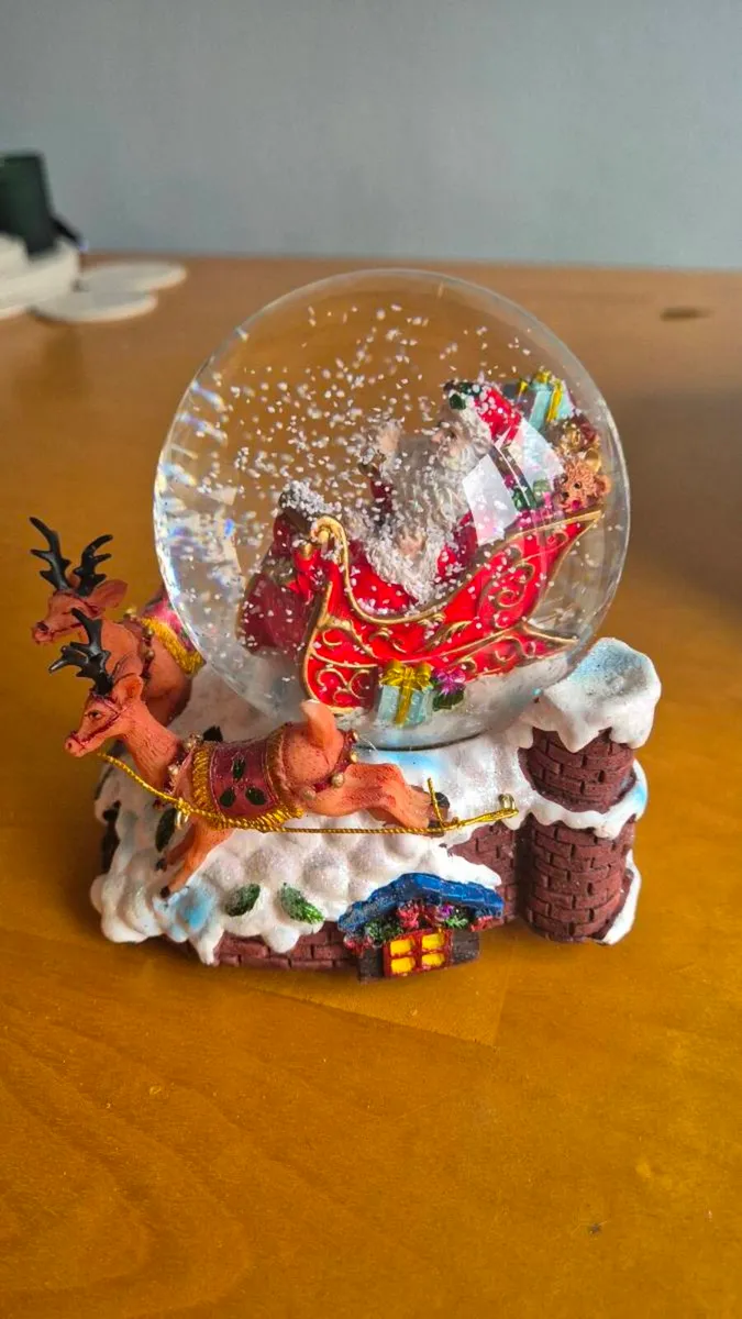 Christmas decorations - Image 1