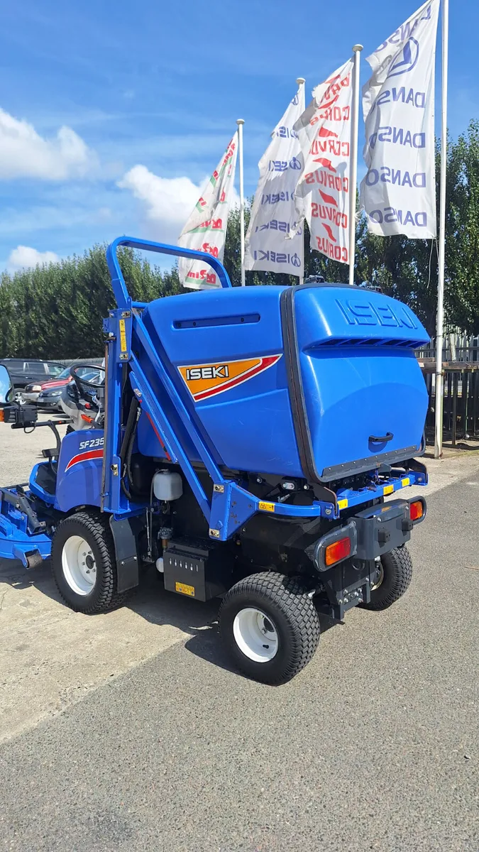 Iseki SF235 out front mower - Image 4